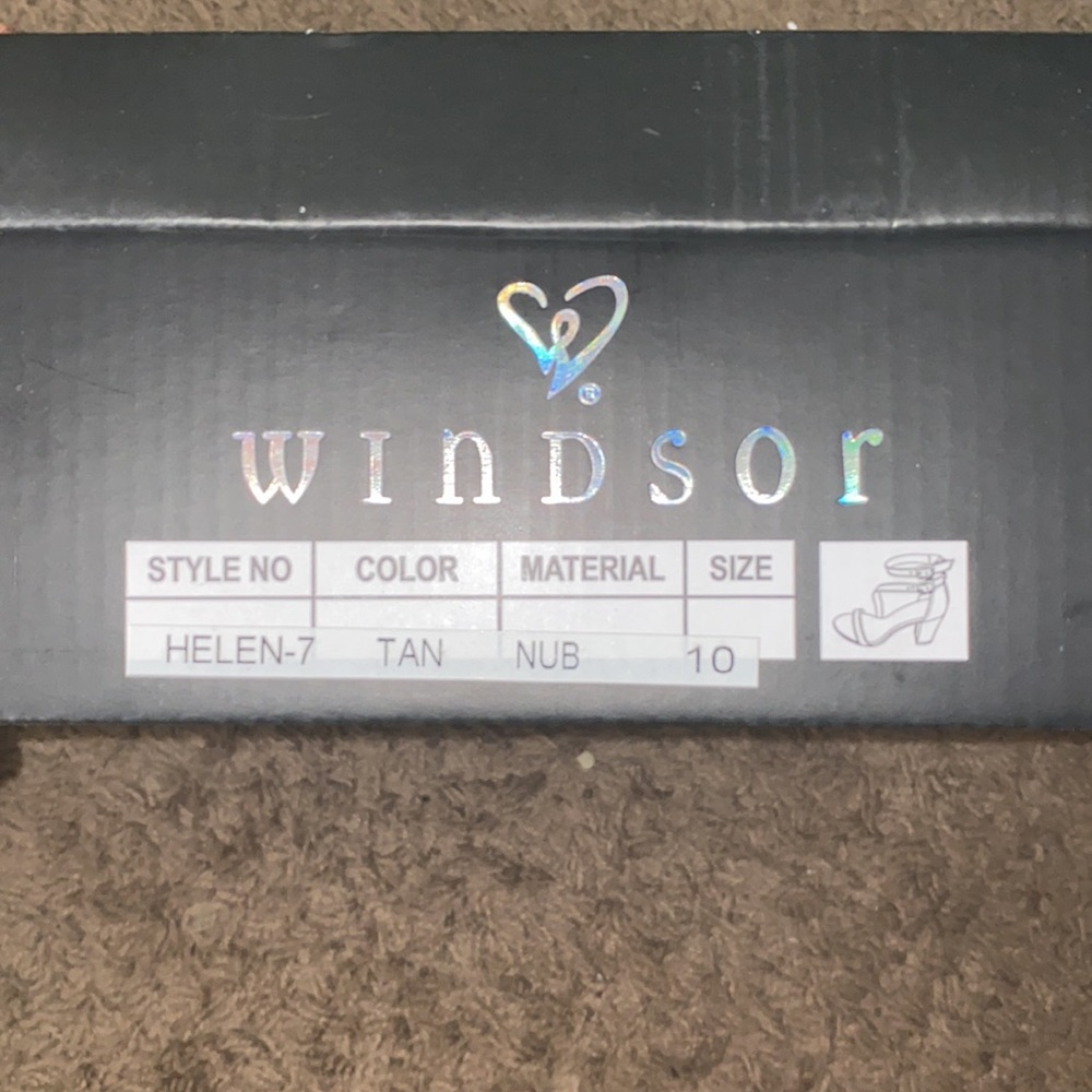 NWT tan heels - Picture 6 of 7